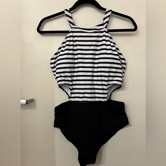 Holipick Women's One Piece Swimsuit Cutout High Neck Bathing Suit - Picture 5 of 8